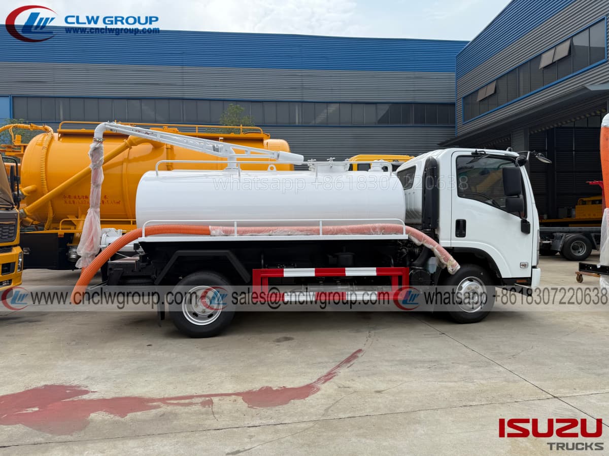ISUZU 7m3 8m3 vacuum fecal sucker septic sewage tanker suction trucks