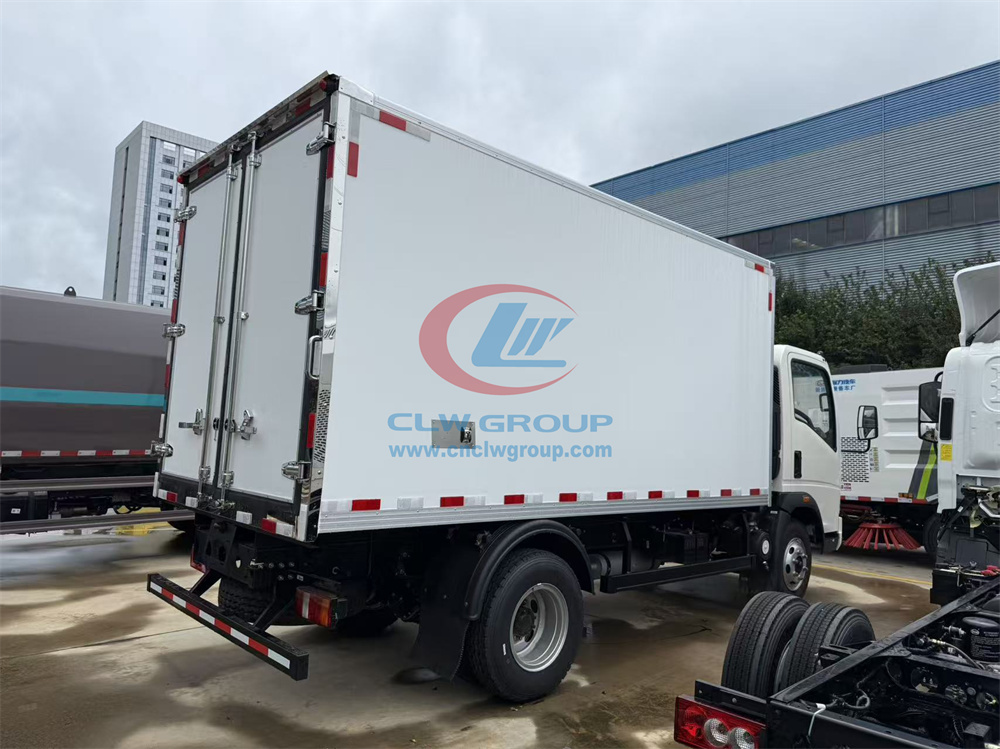 HOWO RHD 4 5 ton freezer cooling van refrigerated trucks