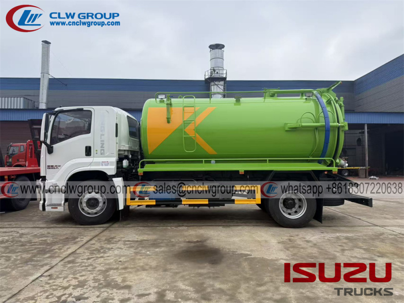 ISUZU GIGA FTR 10m3 12m3 vacuum sewage septic tanker truck