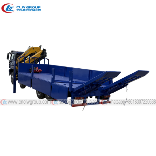 HOWO 8x4 hydraulic lifting self loading flatbed truck mounted knuckle crane