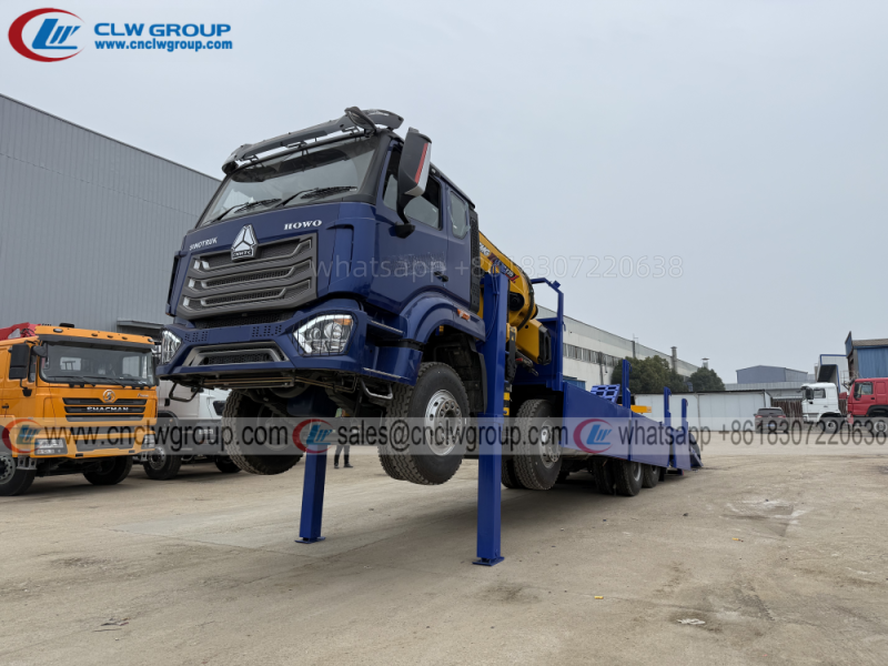 HOWO NX 8x4 self loading flatbed truck mounted XCMG 16 ton knuckle crane