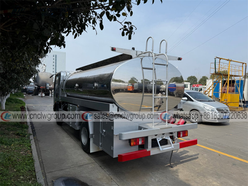 HOWO Cummins 141hp 10m3 aluminum fuel tanker refilling dispenser truck