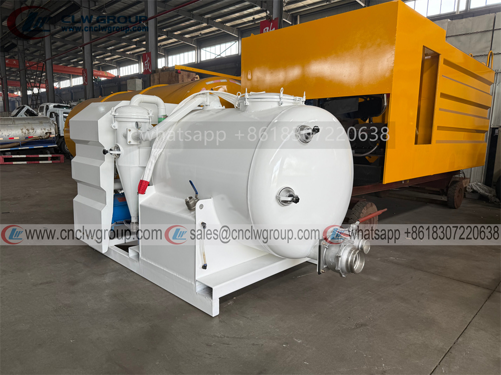 1.5m3 2m3 small vacuum tank sewage suction upper body with diesel engine as power unit