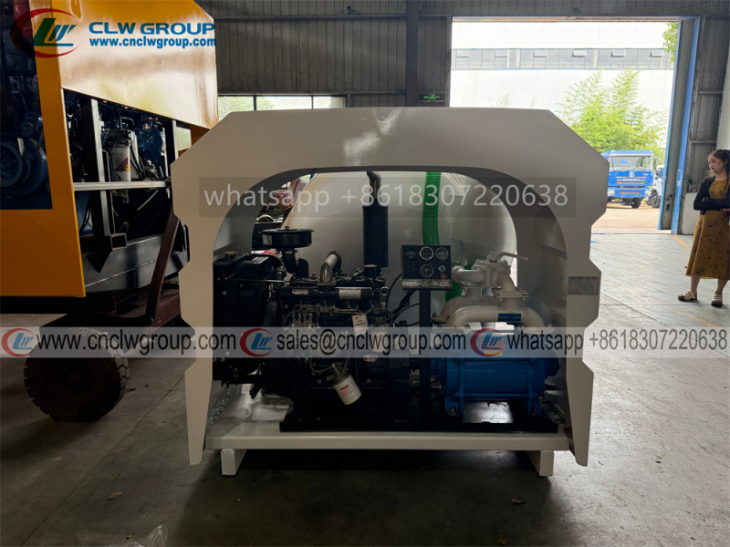 1.5m3 2m3 small vacuum tank sewage suction upper body with diesel engine as power unit
