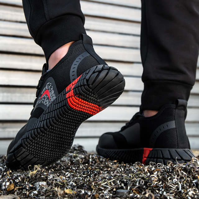 The factory wholesale piercing resistant work shoes steel toe big size durable sport women and men safety shoes