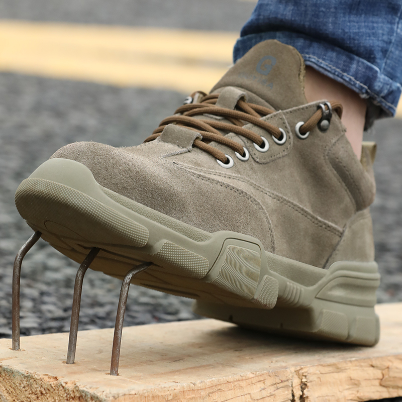 Lightweight Safety Work Shoes for Men Women Casual Industrial Protective Work Shoes