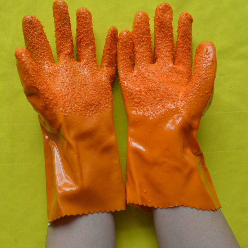 Anti slide and anti immersion gloves for palm protection