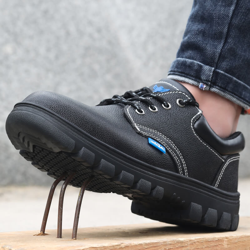 Black Cowhide Industrial Work Shoes Kitchen Shoes High Temperature Resistance Anti Slid Safety Shoes
