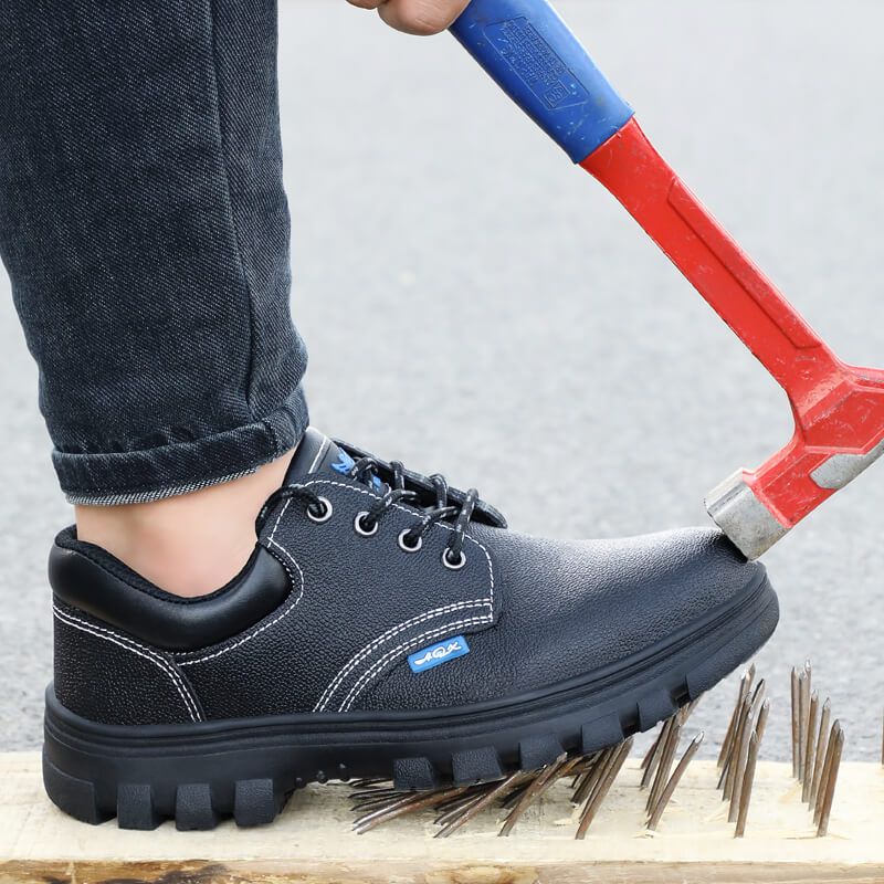 Black Cowhide Industrial Work Shoes Kitchen Shoes High Temperature Resistance Anti Slid Safety Shoes