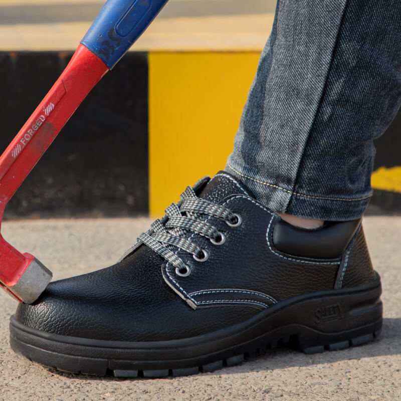 Waterproof Leather Work shoes Anti Smash Safety Shoes for Men