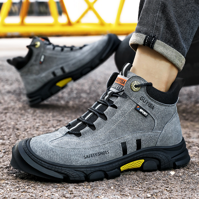 Work boots with comfortable breathable and wear resistant rubber