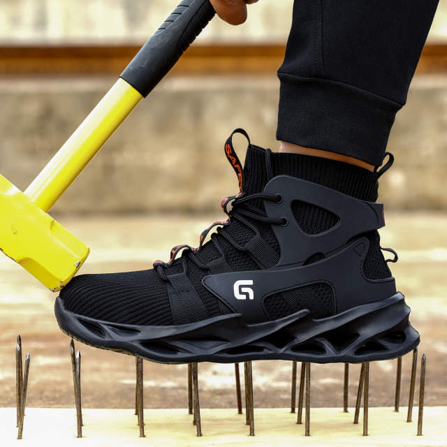 Lightweight safety shoes can accept custom European standard steel toe safety shoes