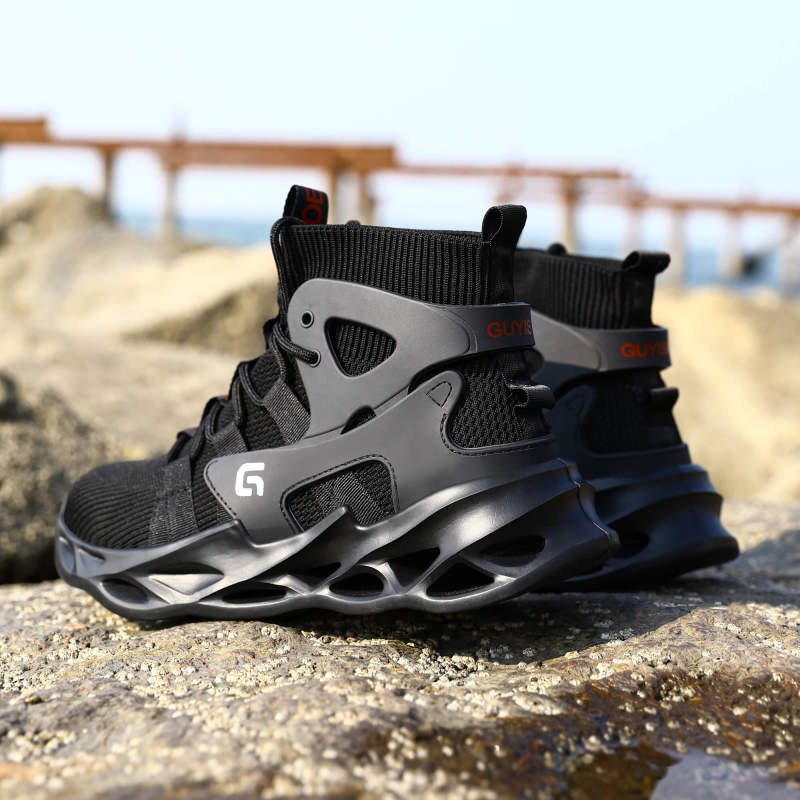 Lightweight safety shoes can accept custom European standard steel toe safety shoes