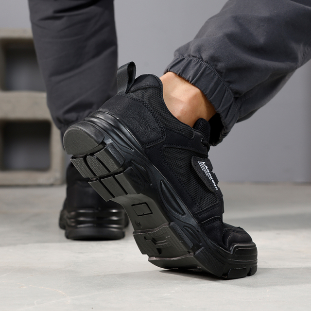GUYISA  Workwear series labor protection shoes with European standard steel toe caps, anti-smashing and anti-piercing