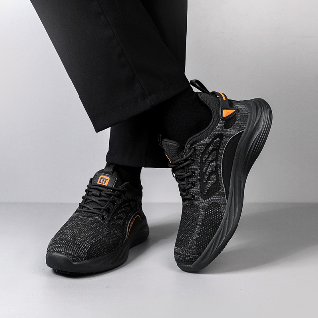 GUYISA  New black sports series anti-slip SRC chef shoes