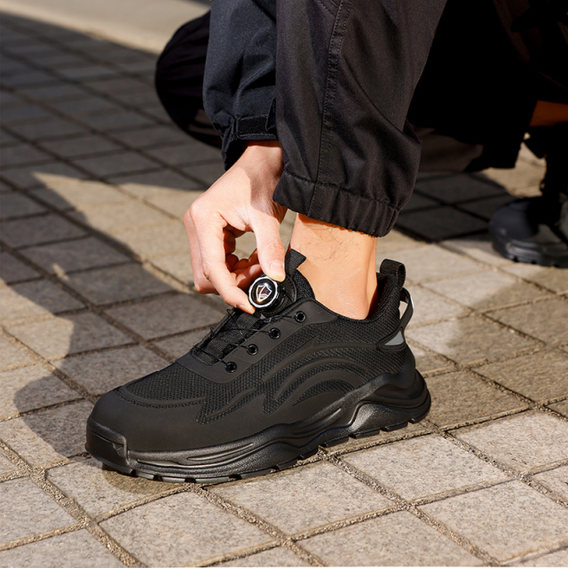 GUYISA  Black sports series lightweight European standard steel toe cap labor protection shoes