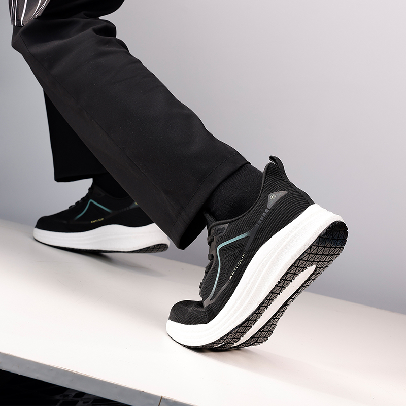 Qingya new style black sports series high - elastic sponge anti - slip SRC chef shoes