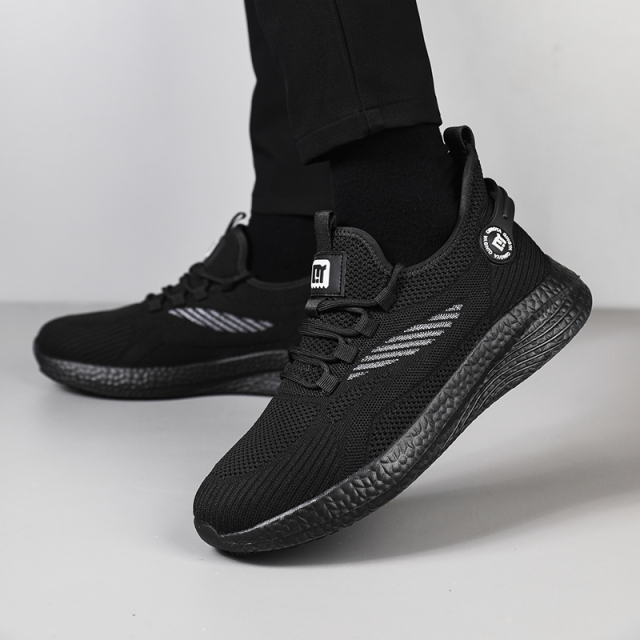 Qingya new style black sports series anti - slip SRC chef shoes