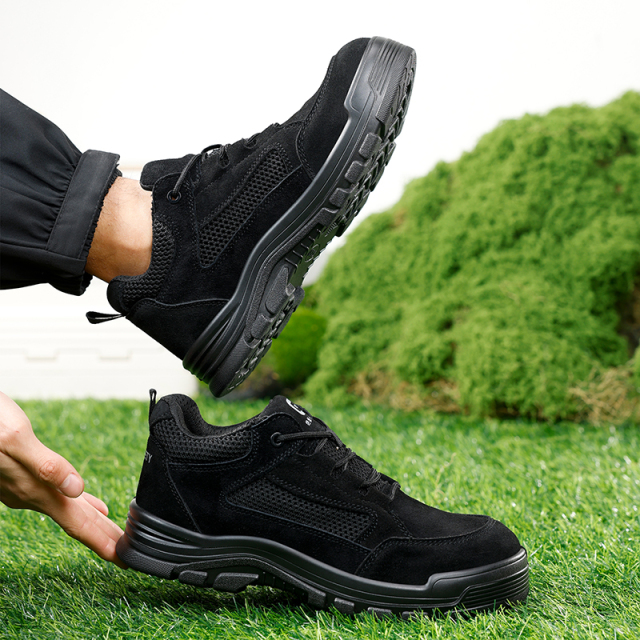 GUYISA  Black up - to - standard plastic toe cap insulating 10KV anti - smashing anti - piercing safety shoes