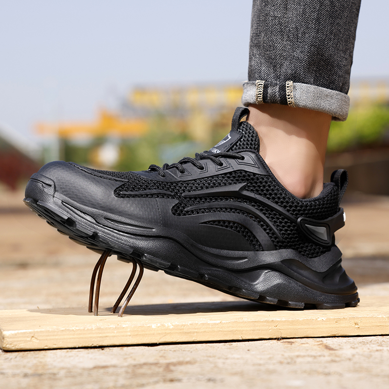 GUYISA  Black popular lightweight sports 10KV insulated European standard fiberglass toe cap anti - smash anti - pierce foot safety shoes