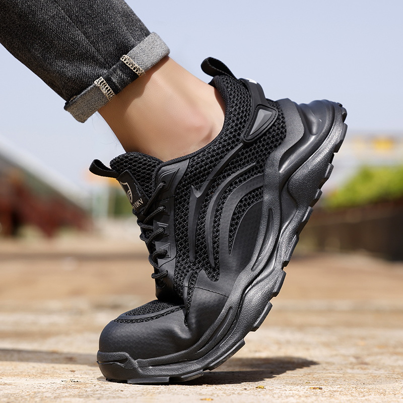 GUYISA  Black popular lightweight sports 10KV insulated European standard fiberglass toe cap anti - smash anti - pierce foot safety shoes