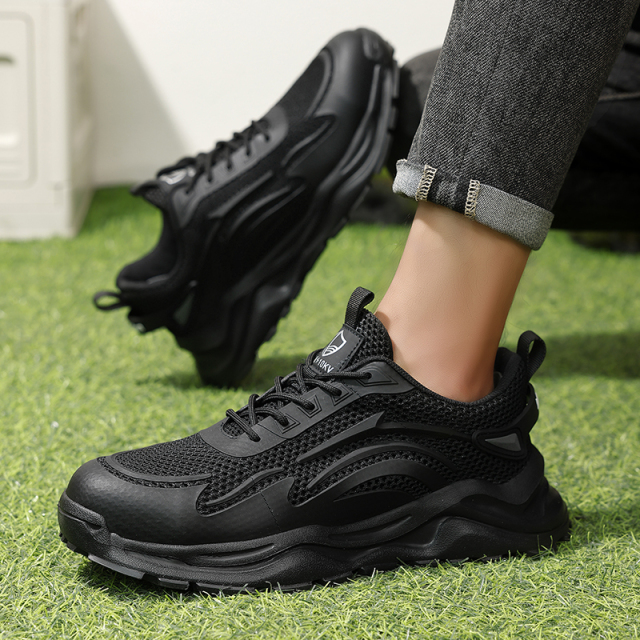 GUYISA  Black popular lightweight sports 10KV insulated European standard fiberglass toe cap anti - smash anti - pierce foot safety shoes