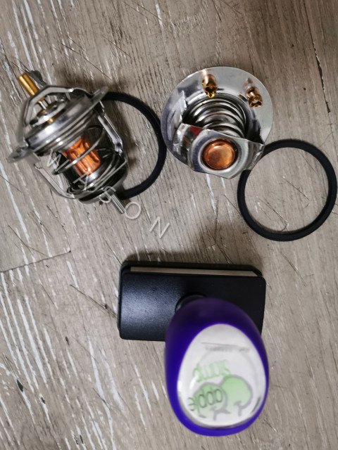 Excavator Spare Parts Thermostat 8-97300790-2 8-97600787-2 For Engine 4HK1