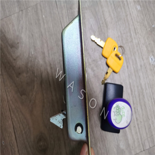 High Qaulity Hydraulic Pump Side Panel Door Lock  for HD512 HD250 HD700/800