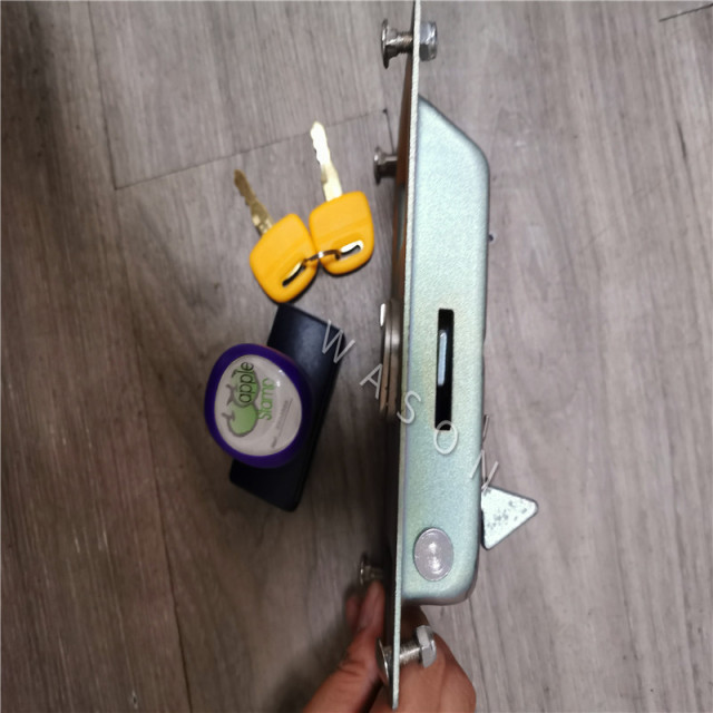High Qaulity Hydraulic Pump Side Panel Door Lock  for EC210 EC240 EC290 EC360 EC460