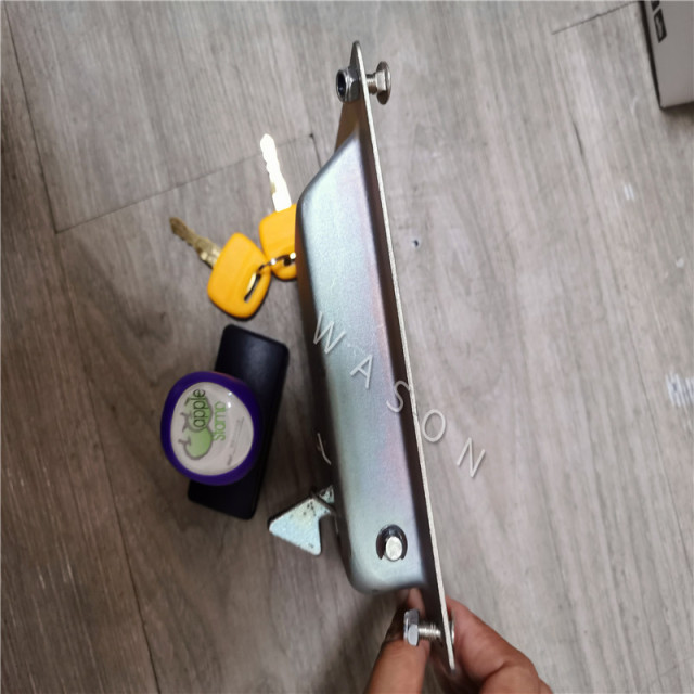 High Qaulity Hydraulic Pump Side Panel Door Lock  for EC210 EC240 EC290 EC360 EC460