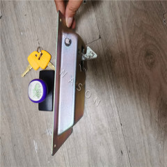 High Qaulity Hydraulic Pump Side Panel Door Lock  for DH220-5