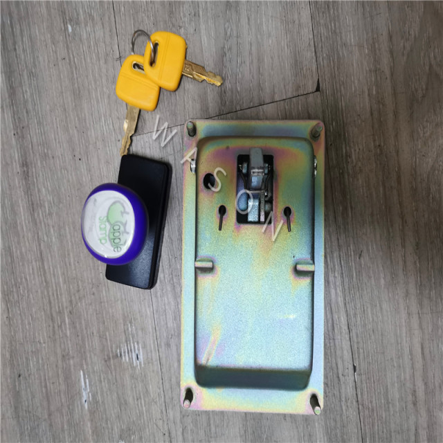 High Qaulity Hydraulic Pump Side Panel Door Lock  for R225-7 R220-5