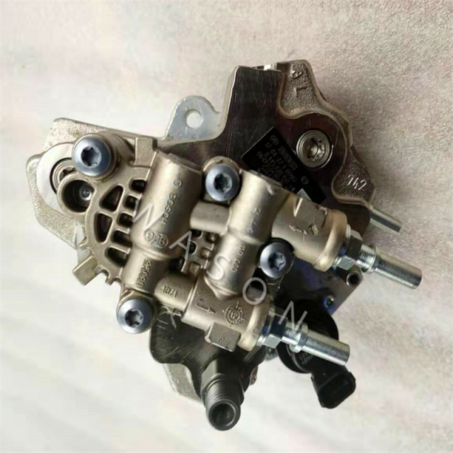 PC200-8 6D107 Fuel Injection Pump 0445020150