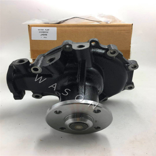 J05E  SK200-8 Radiator Water Pump 16100-E0373