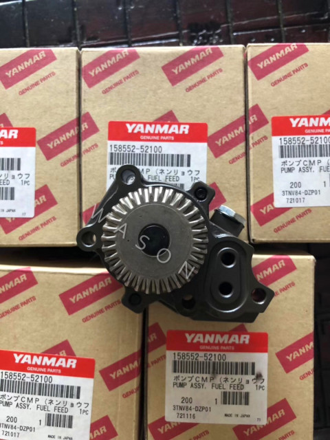 3TNV84 3TNV88 4TNV98 4TNV94 4TNV88 4D88 4D84 Yanmar Oil Pump 158552-52100