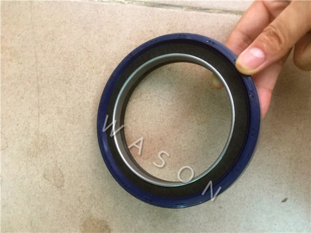4M40T Front Crankshaft Oil Seal  BZ5001E（50*74*11)