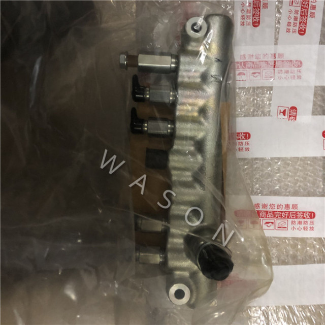 SK200-8 J05 Fuel Injection Pump High Pressure Pipe VH23810E0060 VH227601261A 23810-E0062