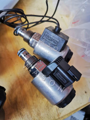 Excavator Solenoid Valve  3003119