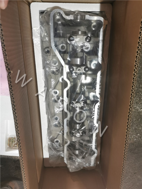 4M40 SH60 Cylinder Head ME193805