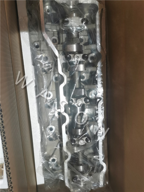 4M40 SH60 Cylinder Head ME193805