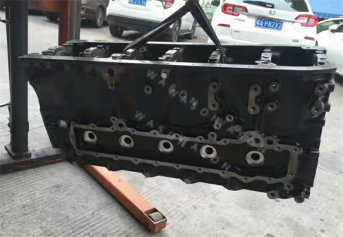 6D16 Cylinder Block Assy