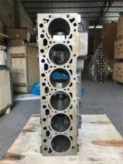 6D95 Cylinder Block Assy