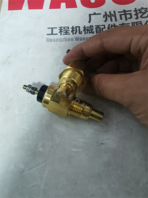 ZAX200-5 EX200-2-3 Excavator Water Temperature Sensor 1-82450013-0/101CA-0326