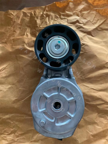 4BT/6BT/4D102/6D102 PC200-6/7 PC220-6/7 Excavator Fan Belt Pulley Tensioner  6731-61-4510