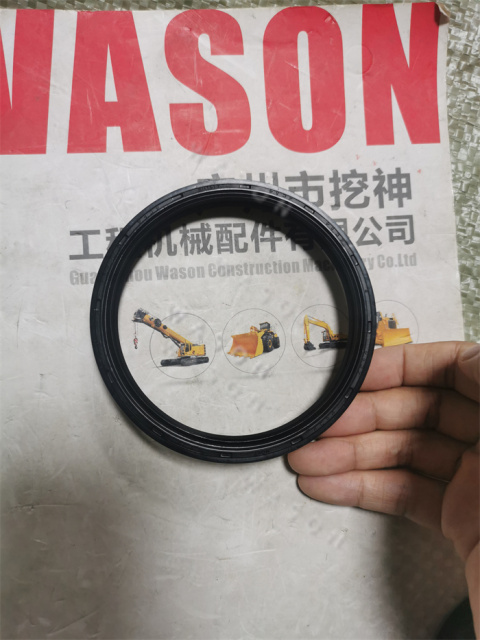 4D88 Rear Oil Seal  BH1517