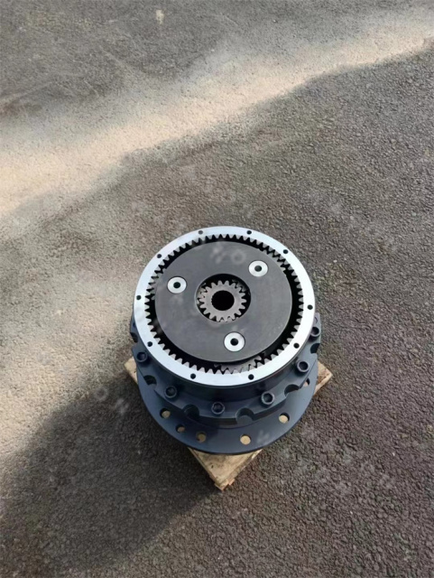 R220-9S R215VS  Swing Motor Reduction 31Q6-10140