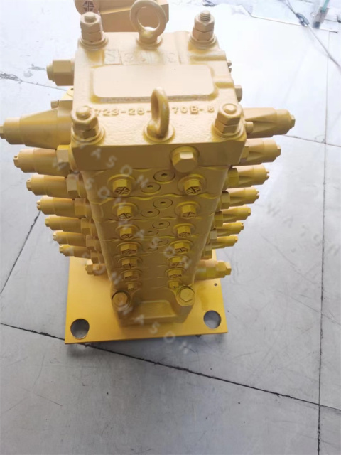 4D95 PC60-7 Control Valve Assy