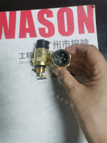 EC480/L180 Oil Pressure Sensor  1077574 for 550 610 D12 FL6 FL NH VN VNL VHD truck