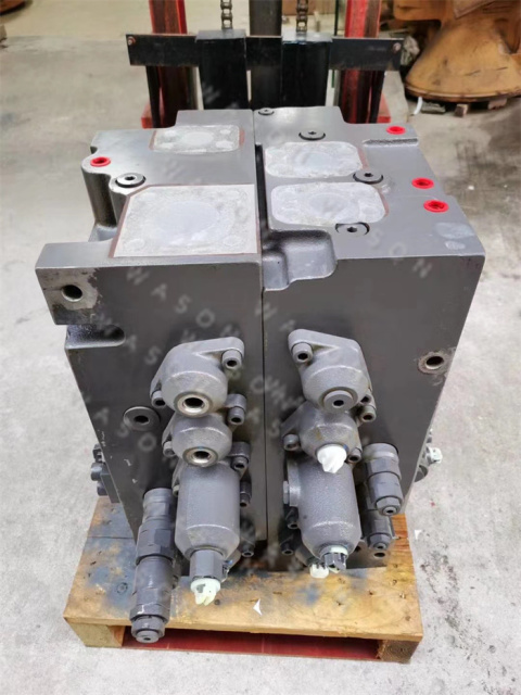 EC380D Control Valve Assy