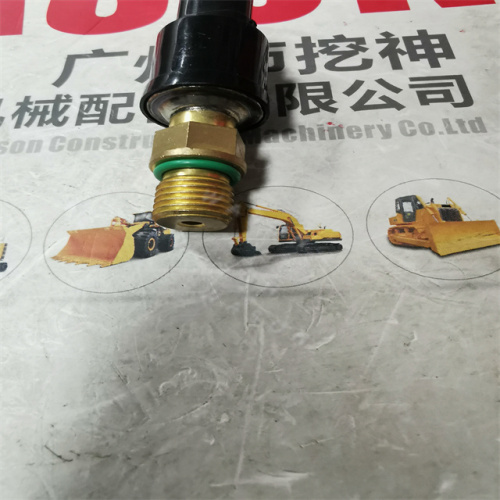 R225-7 Engine Oil Pressure  Sensor Switch 31E5-40560 20PS981-2 20PS981-5
